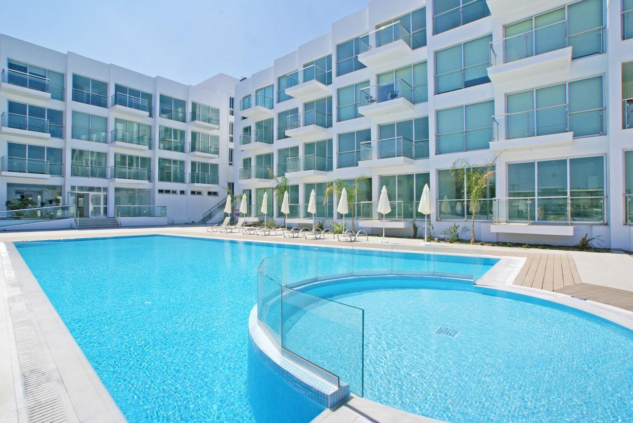 Amber - Coralli Beachfront Apartment Protaras Bagian luar foto