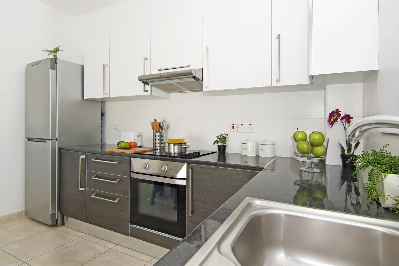 Amber - Coralli Beachfront Apartment Protaras Bagian luar foto