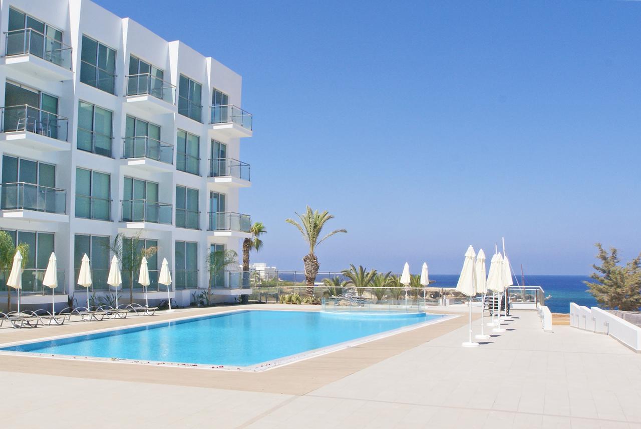 Amber - Coralli Beachfront Apartment Protaras Bagian luar foto
